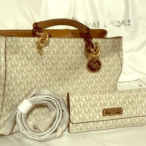 Michael Kors purse & wallet